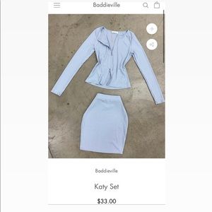 Selling this cute ass 2 piece!